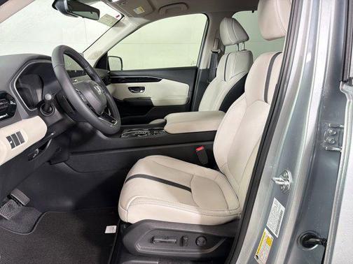 Solar Silver Metallic 2026 Honda Pilot EX-L