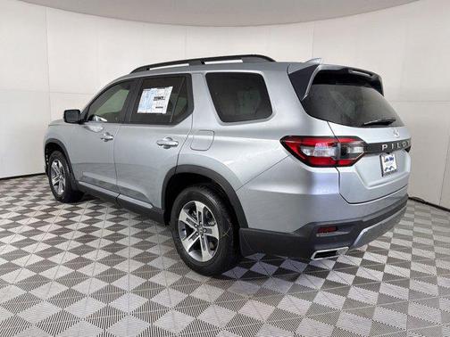 Solar Silver Metallic 2026 Honda Pilot EX-L