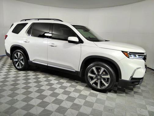 2025 Honda Pilot Touring 8-Passenger