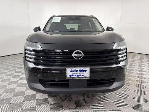 Super Black 2026 Nissan Kicks SV