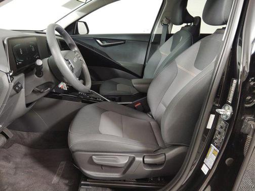 2023 Kia Niro LX