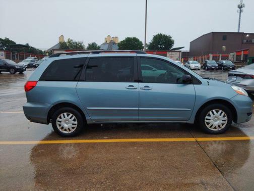 2008 Toyota Sienna LE