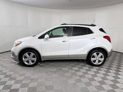 White Pearl Tricoat 2016 Buick Encore Base