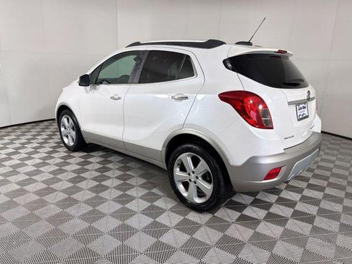White Pearl Tricoat 2016 Buick Encore Base