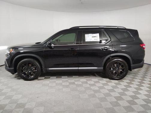 2025 Honda Pilot Touring 8-Passenger