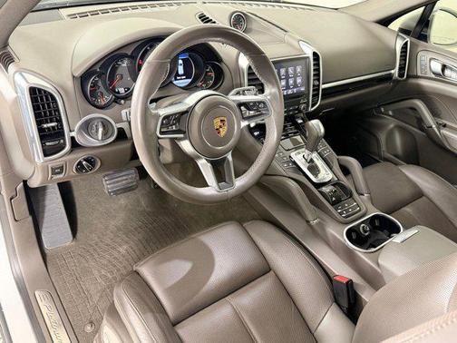 2018 Porsche Cayenne Platinum Edition