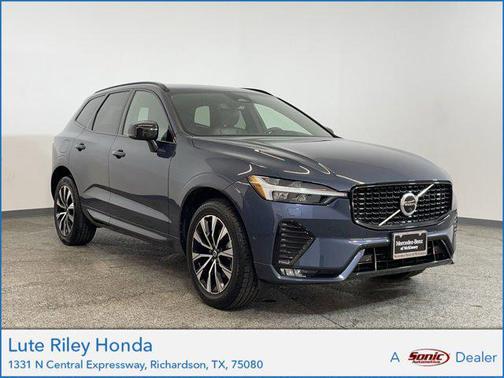 2023 Volvo XC60 B5 Plus Dark Theme
