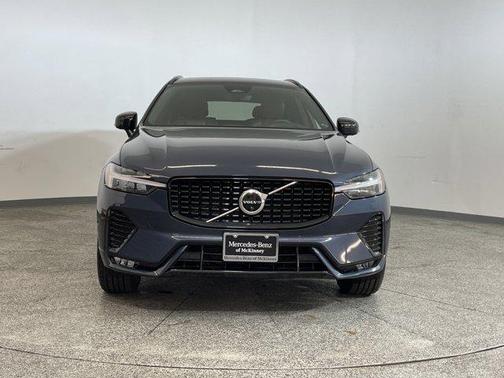 2023 Volvo XC60 B5 Plus Dark Theme