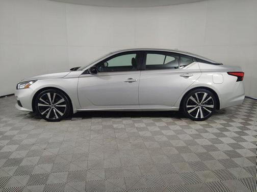 2020 Nissan Altima SR FWD