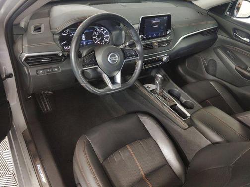 2020 Nissan Altima SR FWD