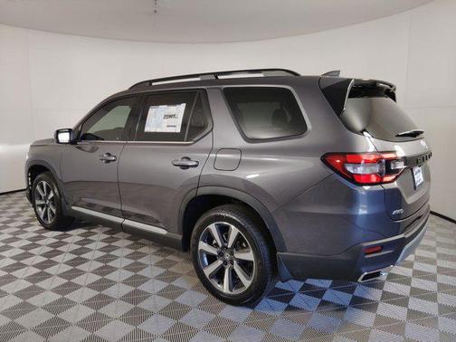 2025 Honda Pilot Touring 8-Passenger