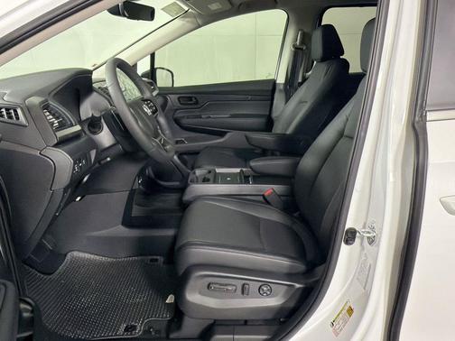 Platinum White Pearl 2026 Honda Odyssey EX-L