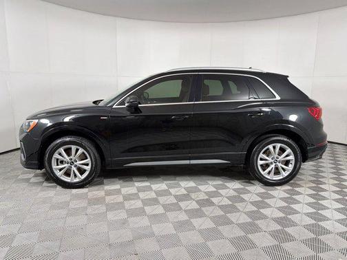 Mythos Black Metallic 2021 Audi Q3 45 S line Premium