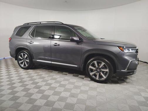 2025 Honda Pilot Touring 8-Passenger