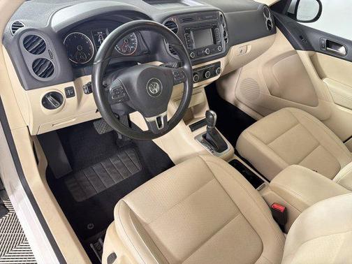 Candy White 2012 Volkswagen Tiguan SE