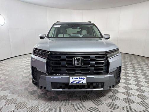 Solar Silver Metallic 2026 Honda Pilot EX-L