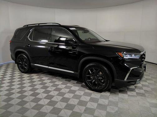 2025 Honda Pilot Touring 8-Passenger