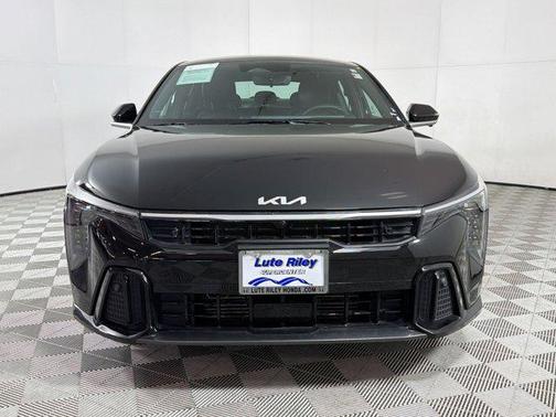 Aurora Black Pearl 2025 Kia K4 GT-Line Turbo