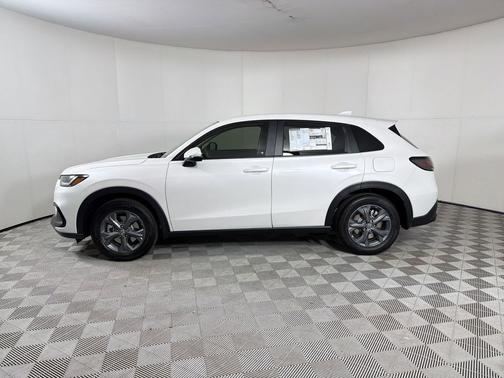 Frostline White Pearl 2026 Honda HR-V LX