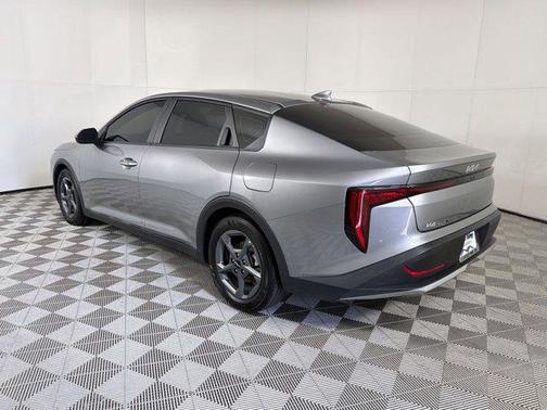 Steel Gray 2025 Kia K4 LXS