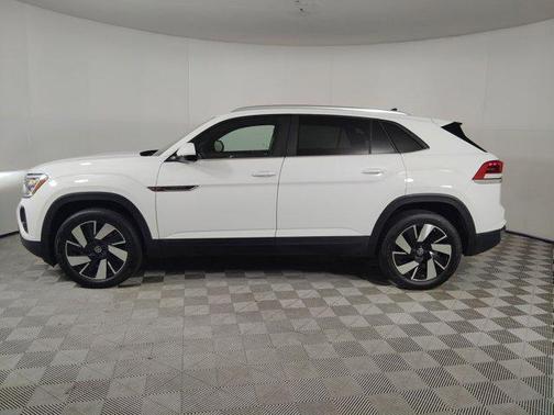 2024 Volkswagen Atlas Cross Sport 2.0T SE w/Technology 4MOTION