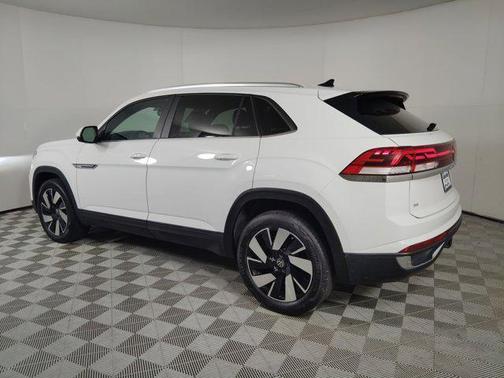 2024 Volkswagen Atlas Cross Sport 2.0T SE w/Technology 4MOTION