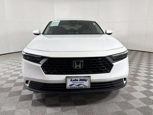 Platinum White Pearl 2023 Honda Accord EX