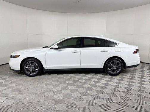 Platinum White Pearl 2023 Honda Accord EX