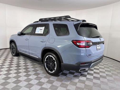 Sonic Gray Pearl 2026 Honda Pilot Touring 8-Passenger