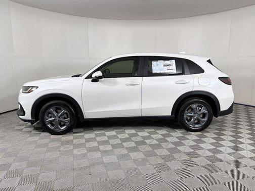 Platinum White Pearl 2026 Honda HR-V LX