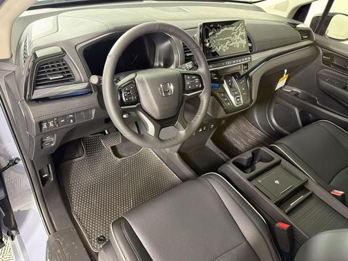 Sonic Gray Pearl 2026 Honda Odyssey Elite