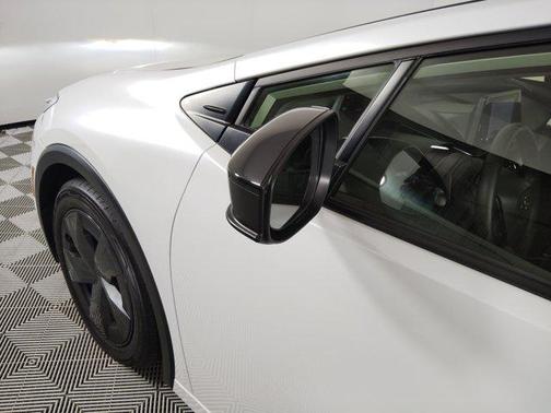 2023 Toyota Prius LE
