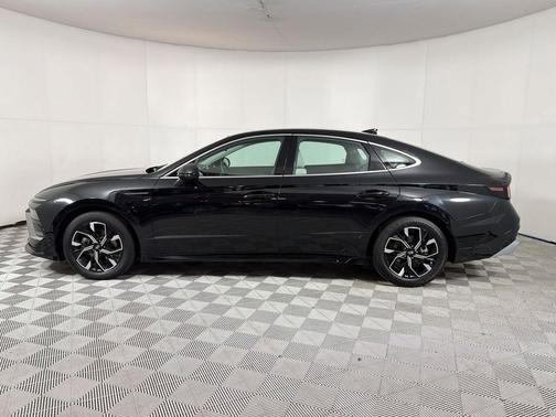 Abyss Black 2025 Hyundai SONATA SEL