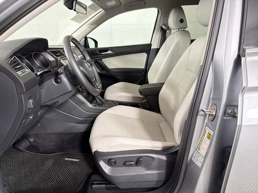 Pyrite Silver Metallic 2021 Volkswagen Tiguan 2.0T SE