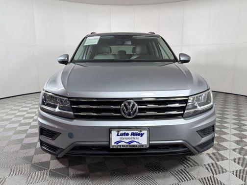 Pyrite Silver Metallic 2021 Volkswagen Tiguan 2.0T SE