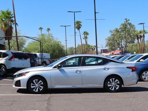 2024 Nissan Altima S FWD