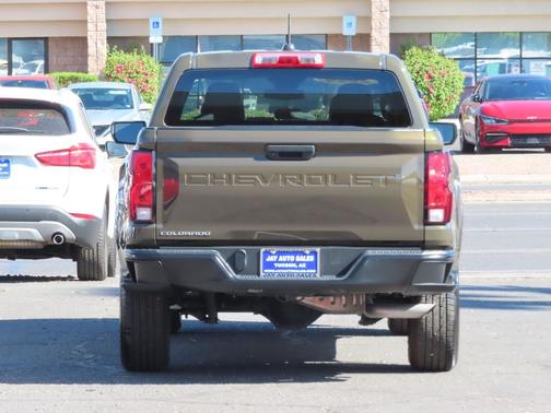 2024 Chevrolet Colorado WT