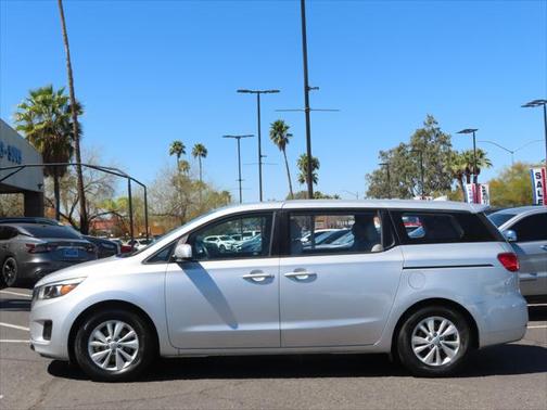 2016 Kia Sedona L