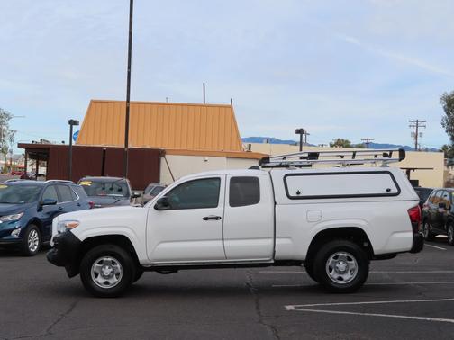 2022 Toyota Tacoma SR