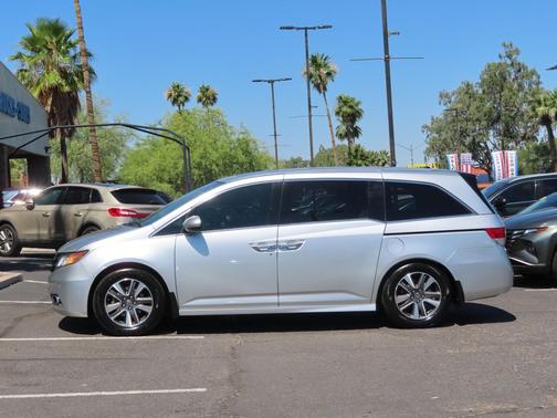 Alabaster Silver Metallic 2015 Honda Odyssey Touring Elite