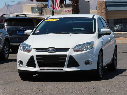 Oxford White 2014 Ford Focus SE