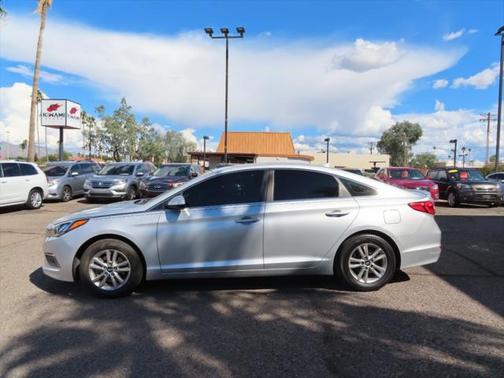 2017 Hyundai SONATA SE