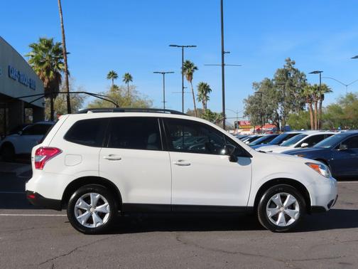 2016 Subaru Forester 2.5i