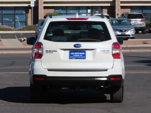2016 Subaru Forester 2.5i