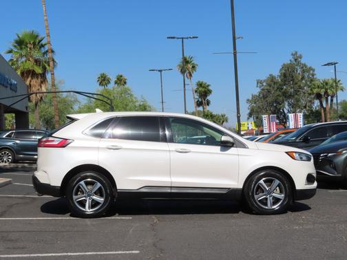 White 2019 Ford Edge SEL
