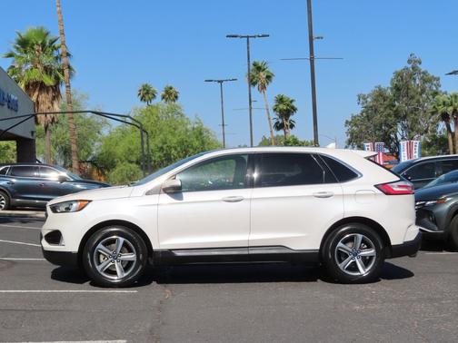 White 2019 Ford Edge SEL