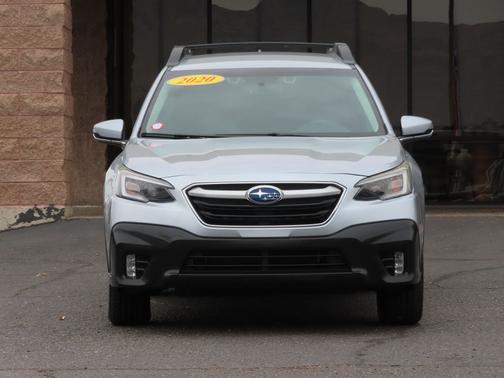 Ice Silver Metallic 2020 Subaru Outback Premium