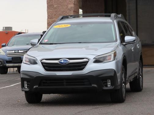 Ice Silver Metallic 2020 Subaru Outback Premium