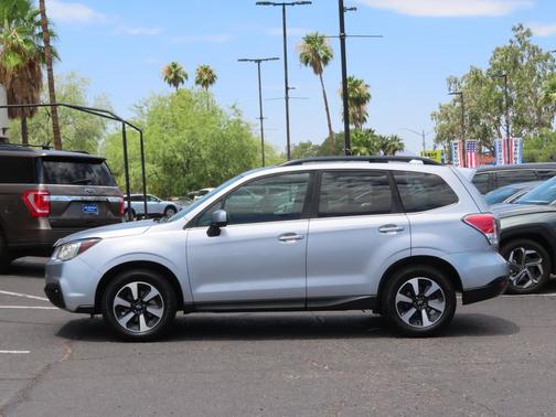 Ice Silver Metallic 2017 Subaru Forester 2.5i Limited