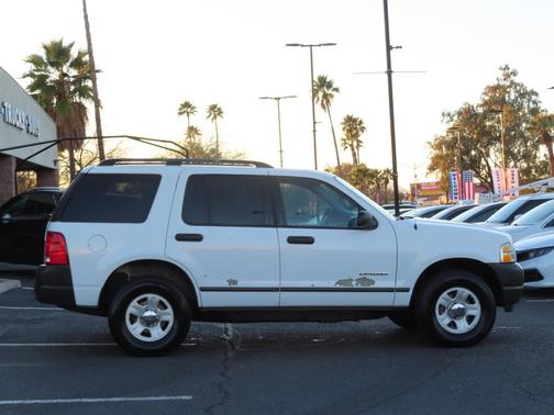 2004 Ford Explorer XLS